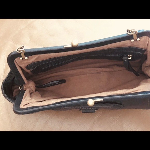 Ellen Tracy, Black Leather Frame Handbag With Kiss Lock Closure, EUC - Picture 5 of 16